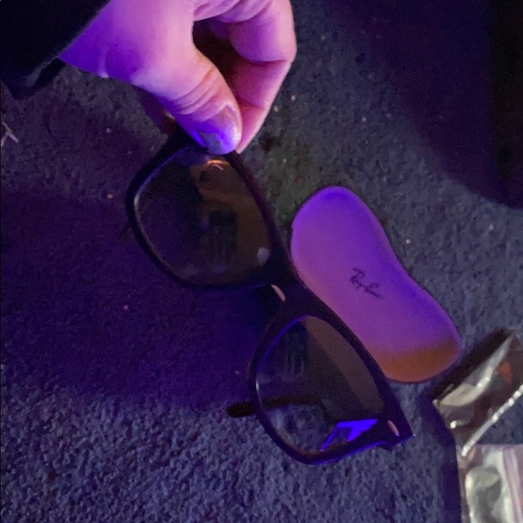 Brand new shades - Picture 2 of 2